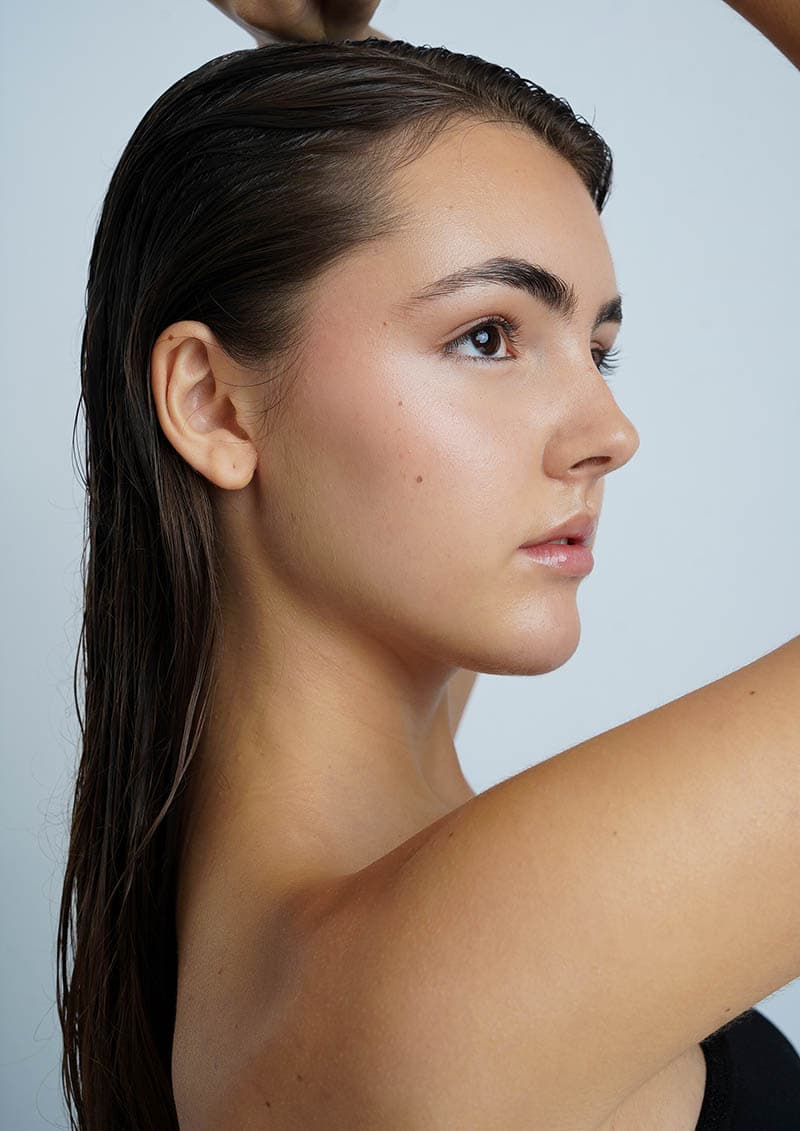 Maquillaje editorial de perfil